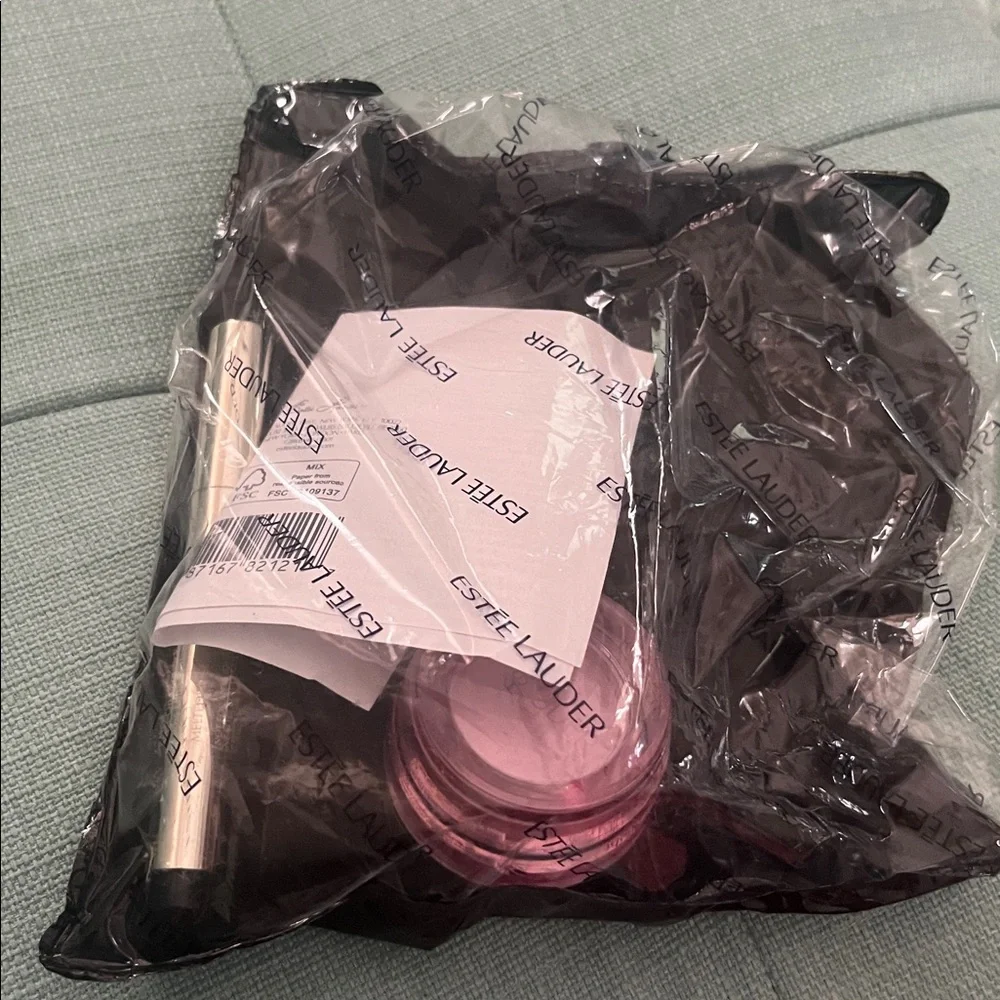 Resilience Multi-Effect Tri- Peptide Face and Neck Night Creme & Melt On Gloss - Picture 3 of 3